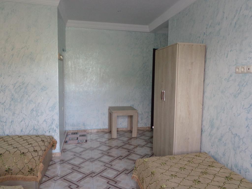Guest House Vitali Gonio Bagian luar foto