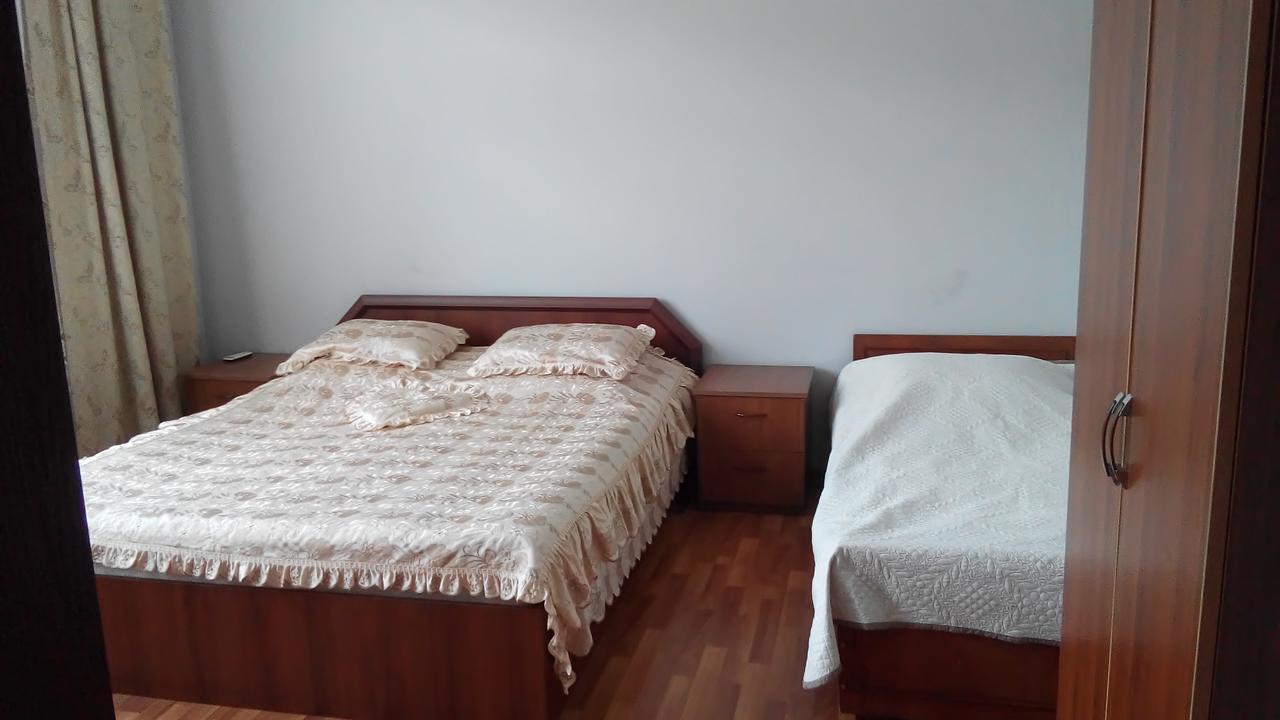 Guest House Vitali Gonio Bagian luar foto