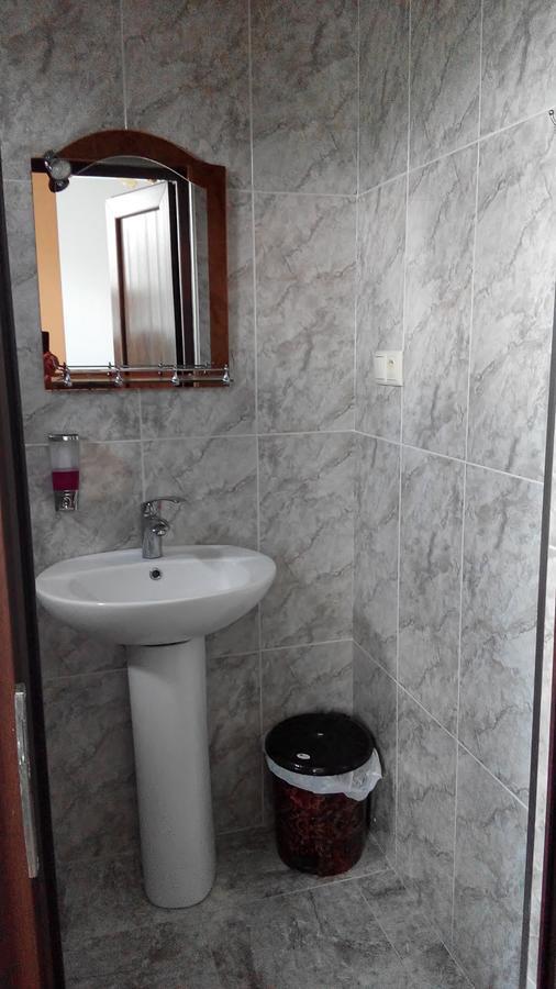 Guest House Vitali Gonio Bagian luar foto